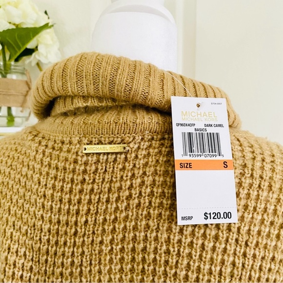 NWT Michael Kors Turtle Neck Pull Over Sweater - Picture 7 of 7
